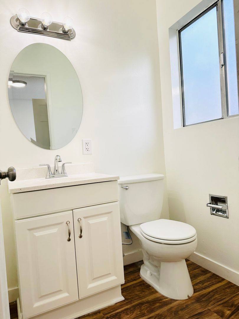 Townhouse for rent at 2950 W Lynrose Dr, Anaheim, CA 92804