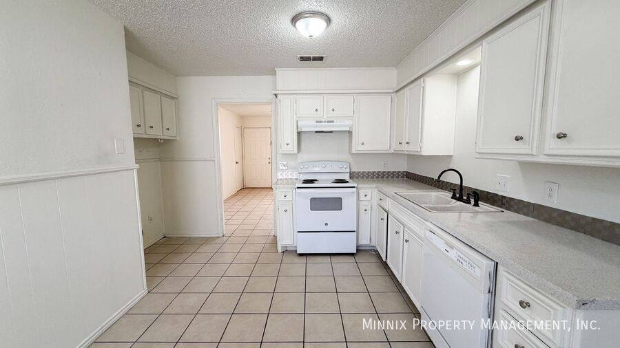 Apartment for rent at 5716 Brownfield Dr #C, Lubbock, TX 79414