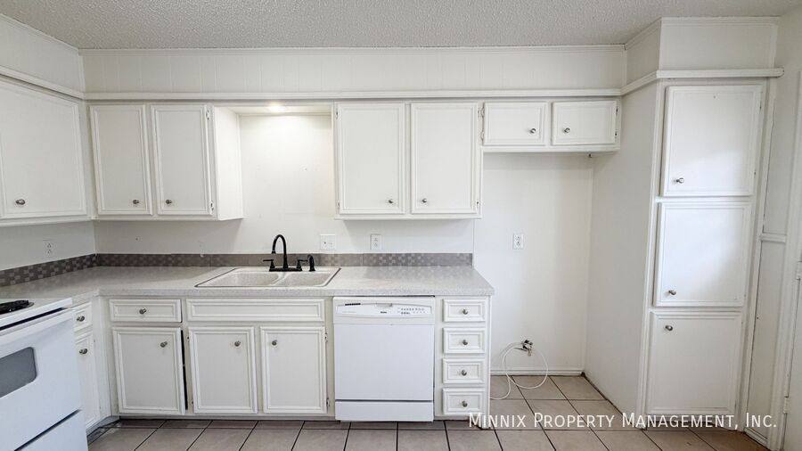 Apartment for rent at 5716 Brownfield Dr #C, Lubbock, TX 79414