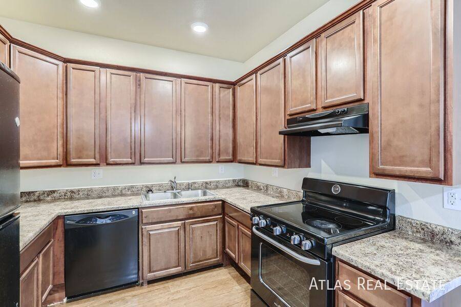 Apartment for rent at 15504 E Arizona Ave #203, Aurora, CO 80017
