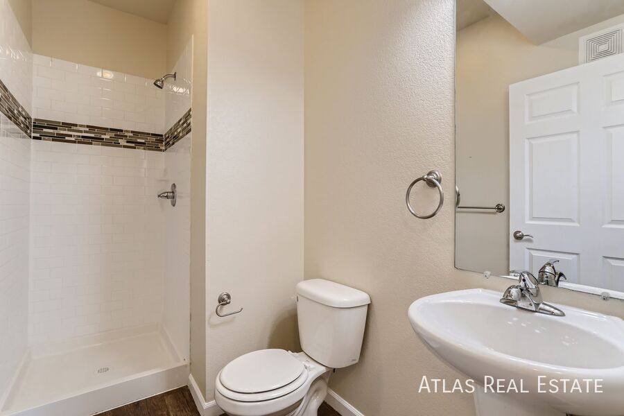 Apartment for rent at 15504 E Arizona Ave #203, Aurora, CO 80017