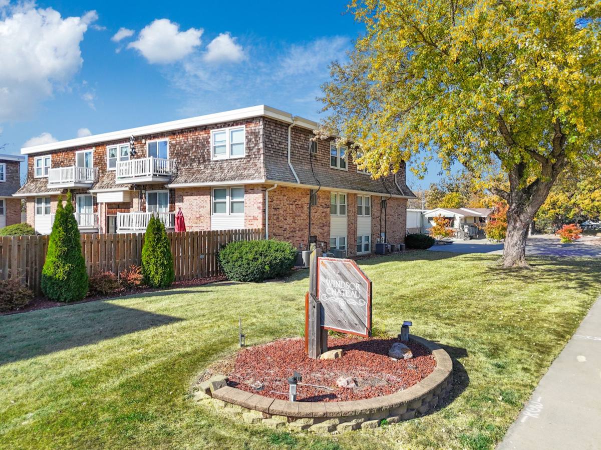 Apartment for rent at 1250 73rd St, Windsor Heights, IA 50324
