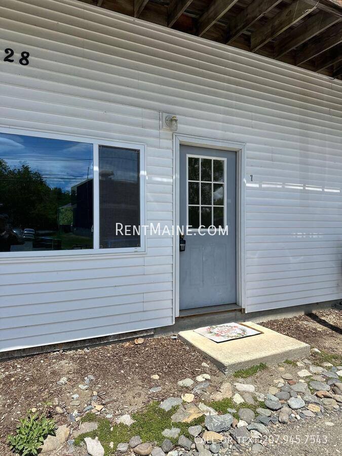 Apartment for rent at 28 Congress St #7, Old Town, ME 04468