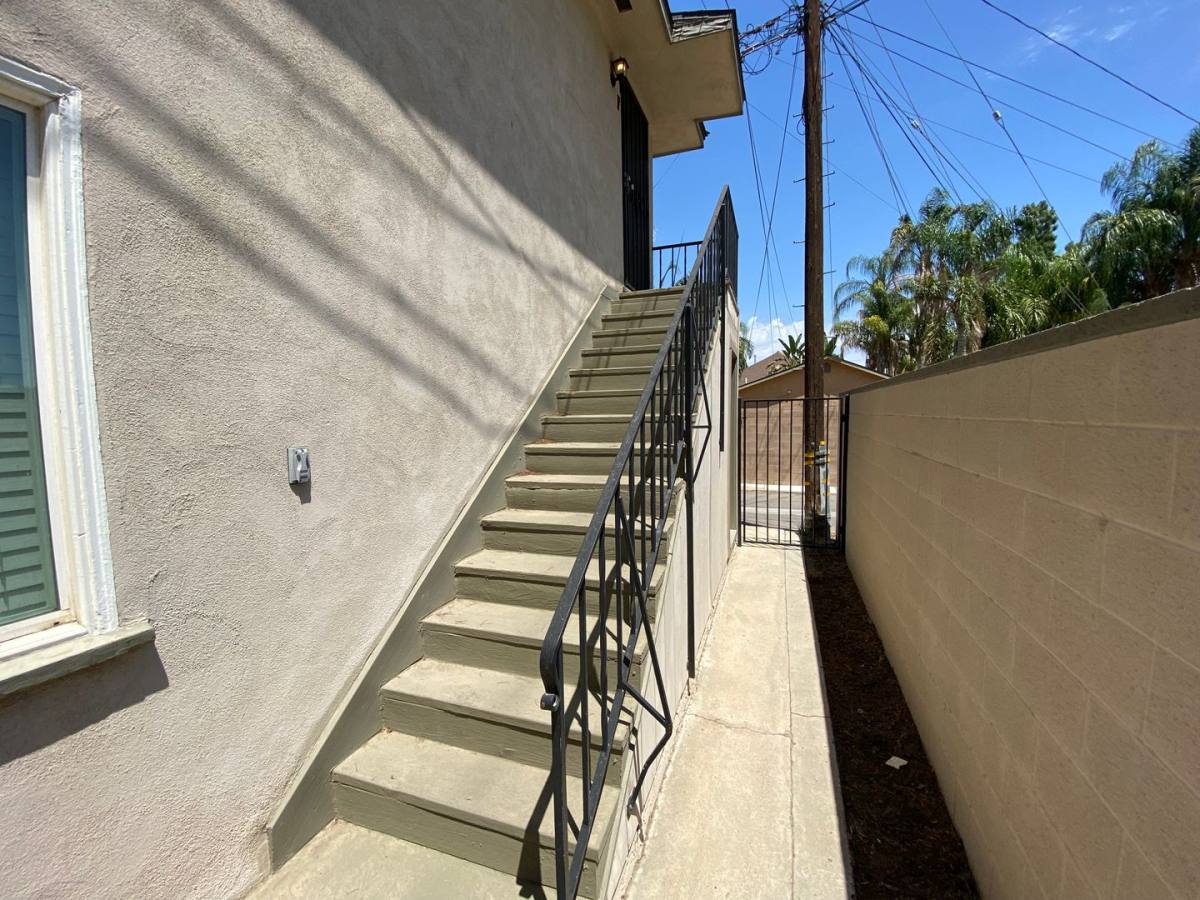 Apartment for rent at 2016 20th St, Bakersfield, CA 93301