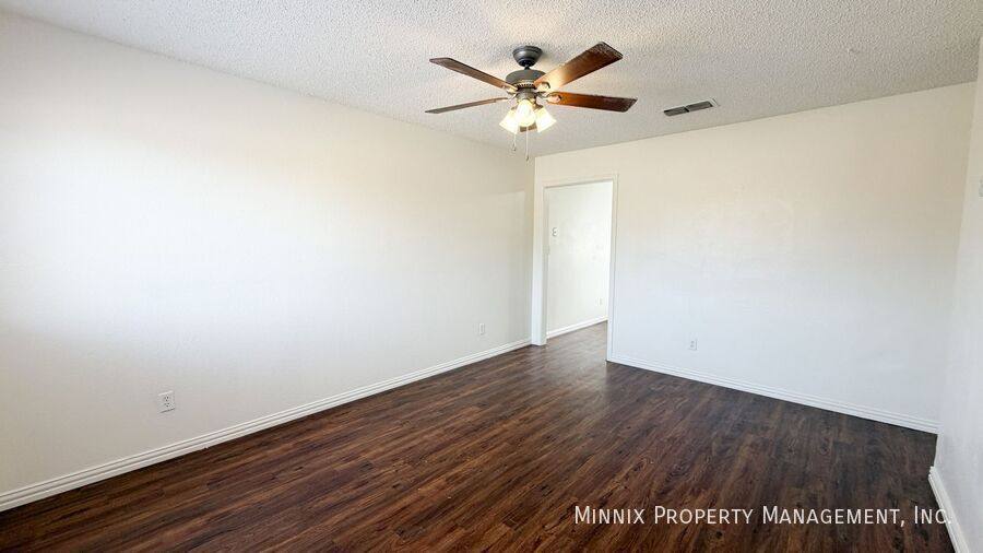 Apartment for rent at 1419 Yonkers #A, Plainview, TX 79072