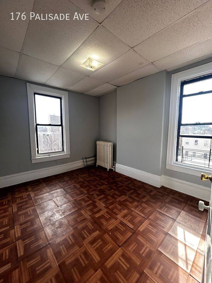Apartment for rent at 176 Palisade Ave, Yonkers, NY 10701