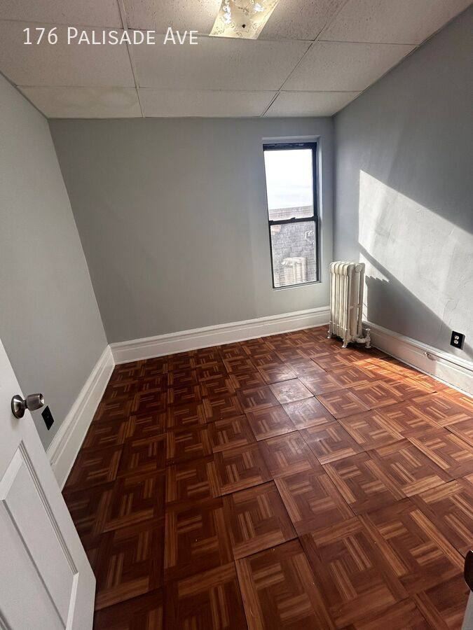 Apartment for rent at 176 Palisade Ave, Yonkers, NY 10701