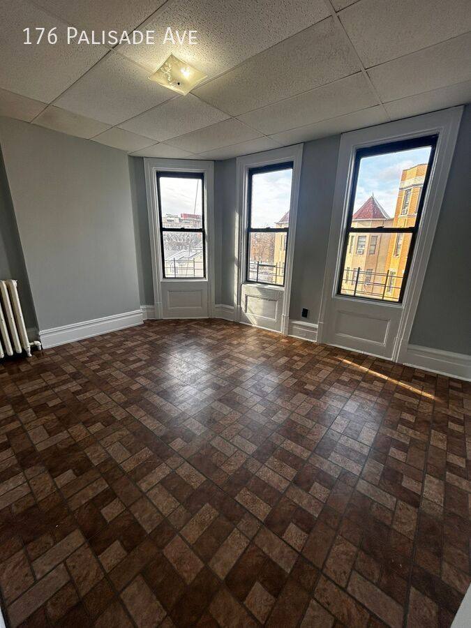 Apartment for rent at 176 Palisade Ave, Yonkers, NY 10701