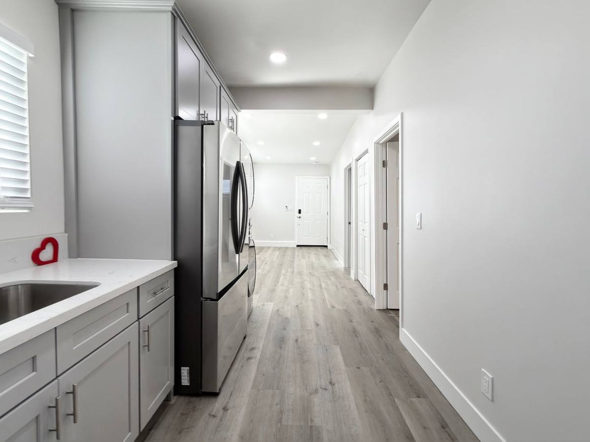 Apartment for rent at 2123 Martin Luther King Jr Ave, Long Beach, CA 90806