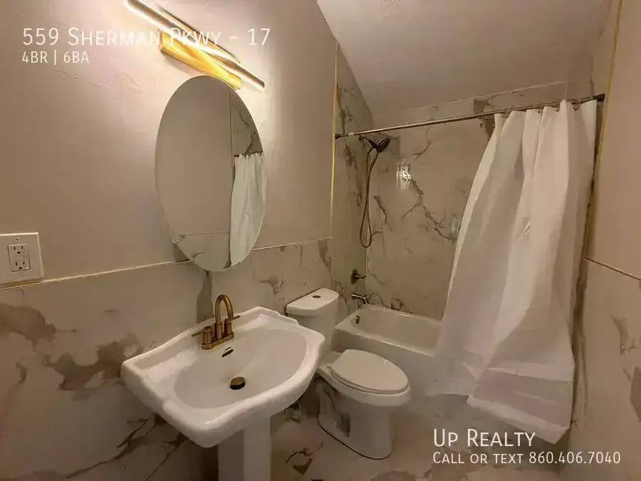 Apartment for rent at 559 Sherman Parkway #17, New Haven, CT 06511