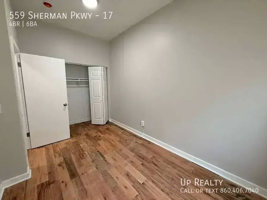 Apartment for rent at 559 Sherman Parkway #17, New Haven, CT 06511