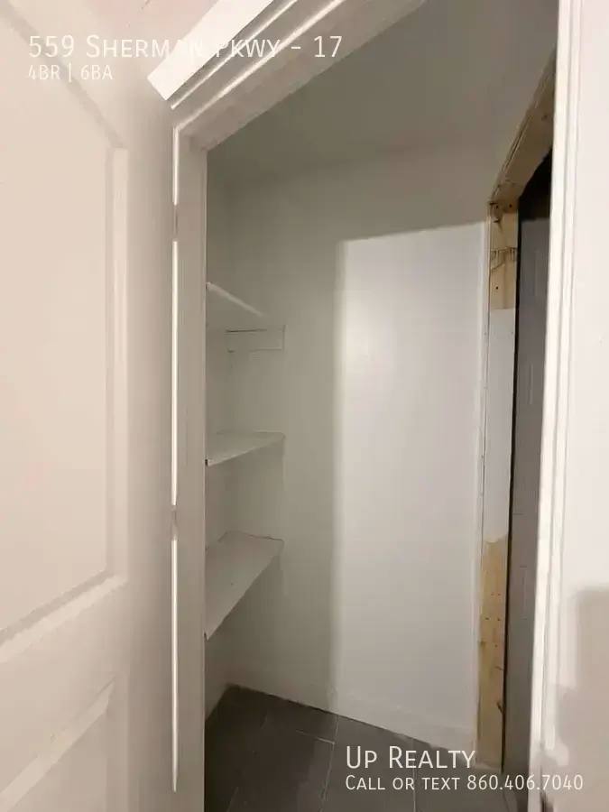 Apartment for rent at 559 Sherman Parkway #17, New Haven, CT 06511