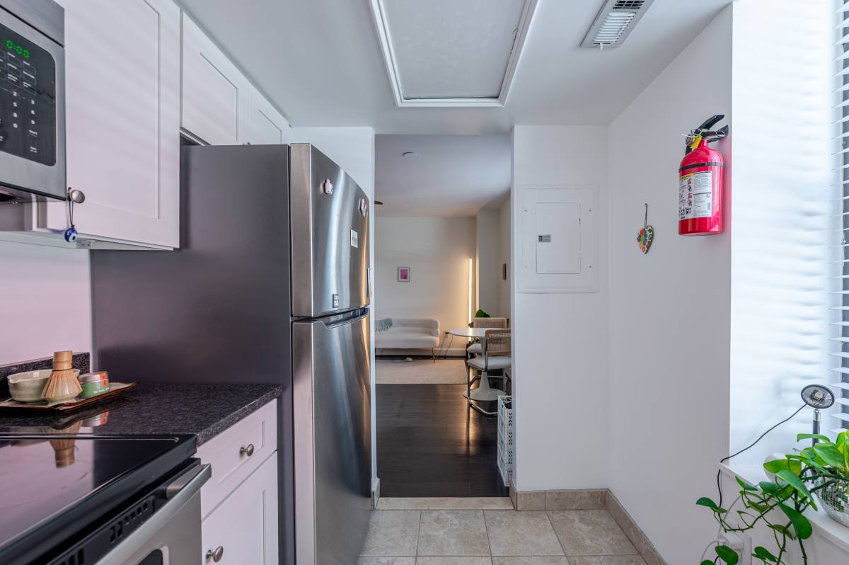 Apartment for rent at 1115 12th St NW #403, Washington, DC 20005