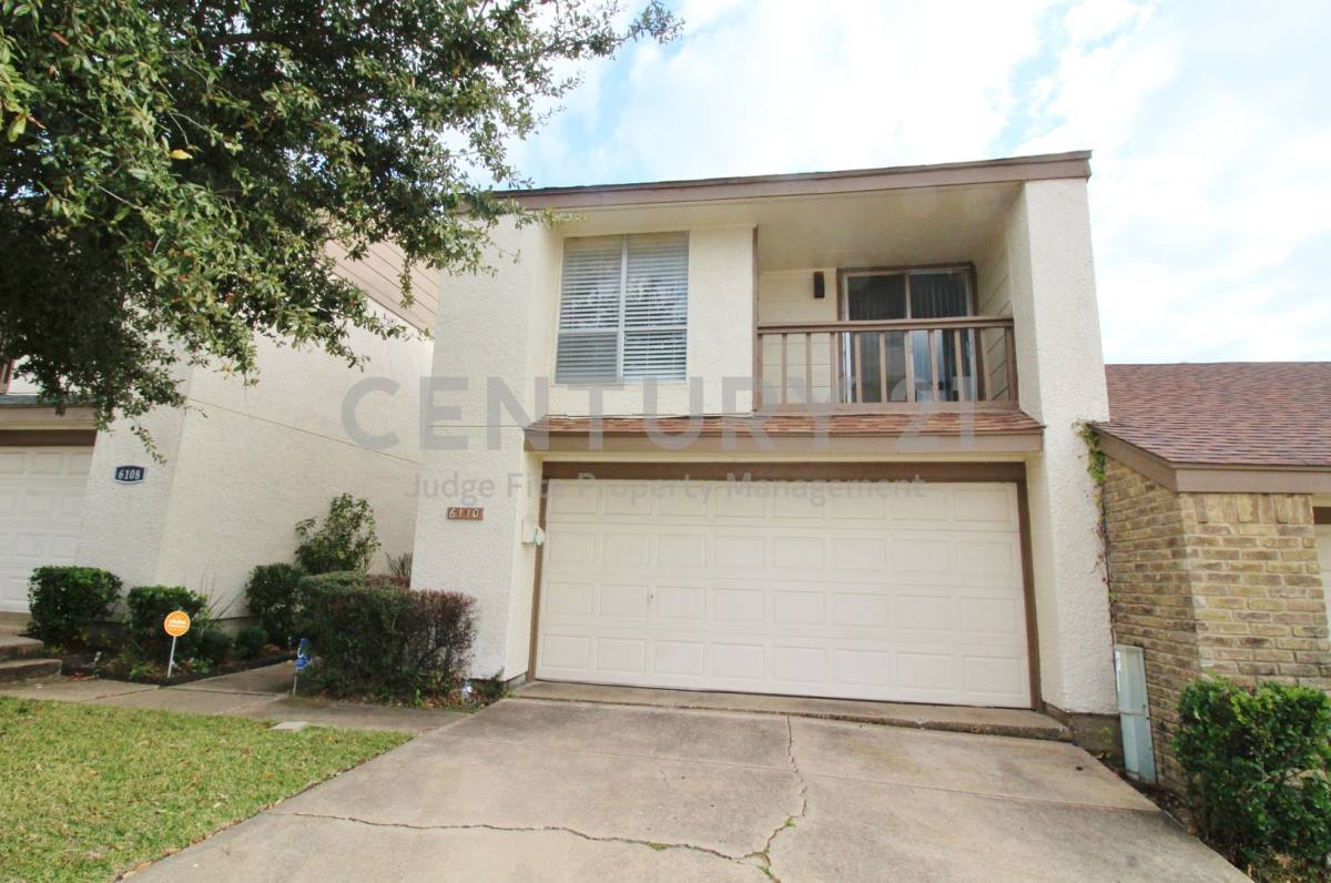 Townhouse for rent at 6110 Spyglass Lane, Garland, TX 75043
