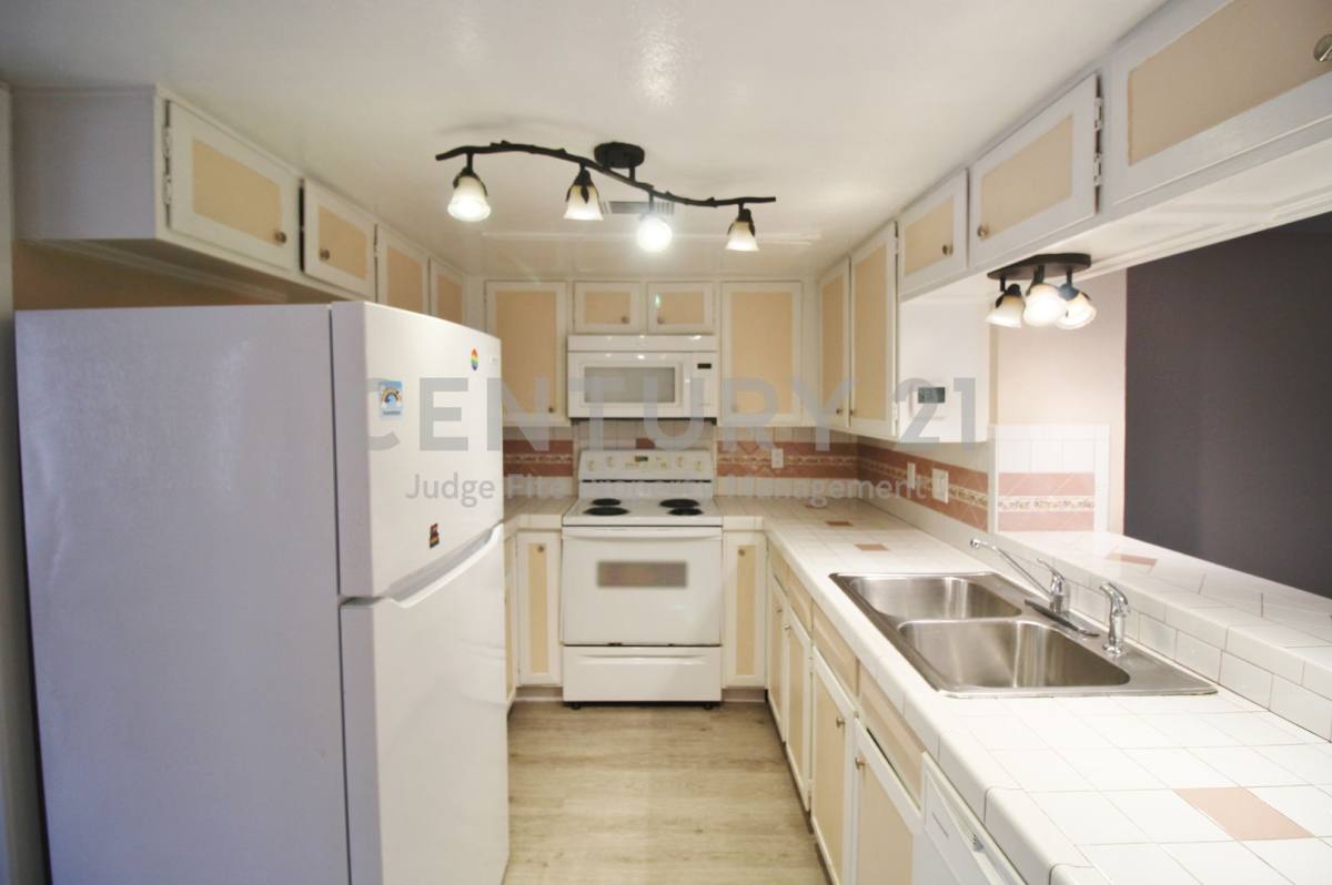 Townhouse for rent at 6110 Spyglass Lane, Garland, TX 75043
