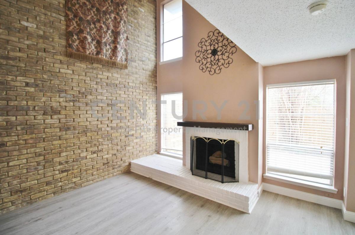 Townhouse for rent at 6110 Spyglass Lane, Garland, TX 75043