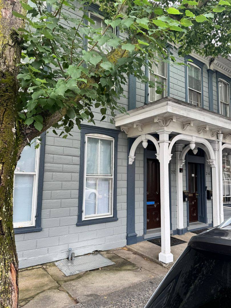 Apartment for rent at 210-212 N Potomac St, Hagerstown, MD 21740