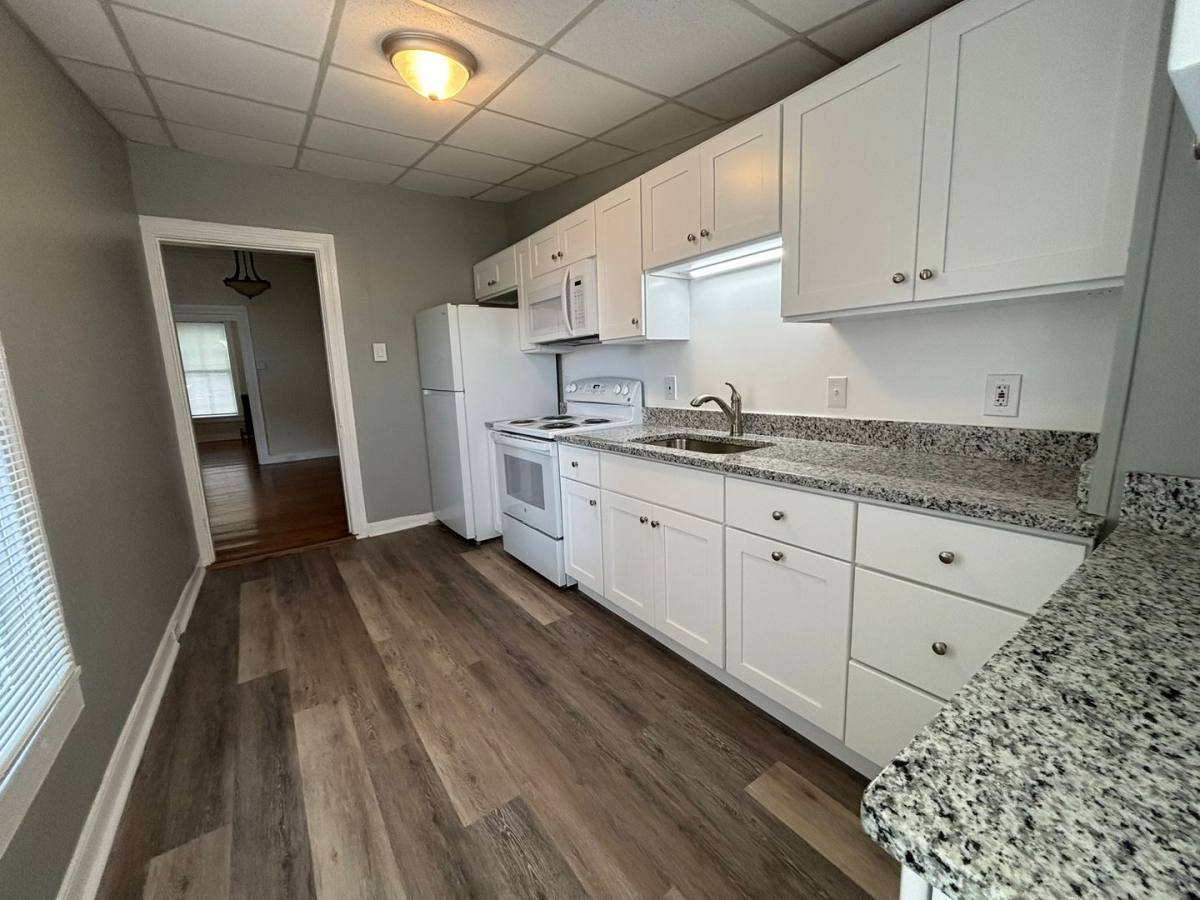 Apartment for rent at 210-212 N Potomac St, Hagerstown, MD 21740