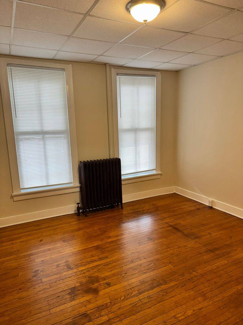 Apartment for rent at 210-212 N Potomac St, Hagerstown, MD 21740