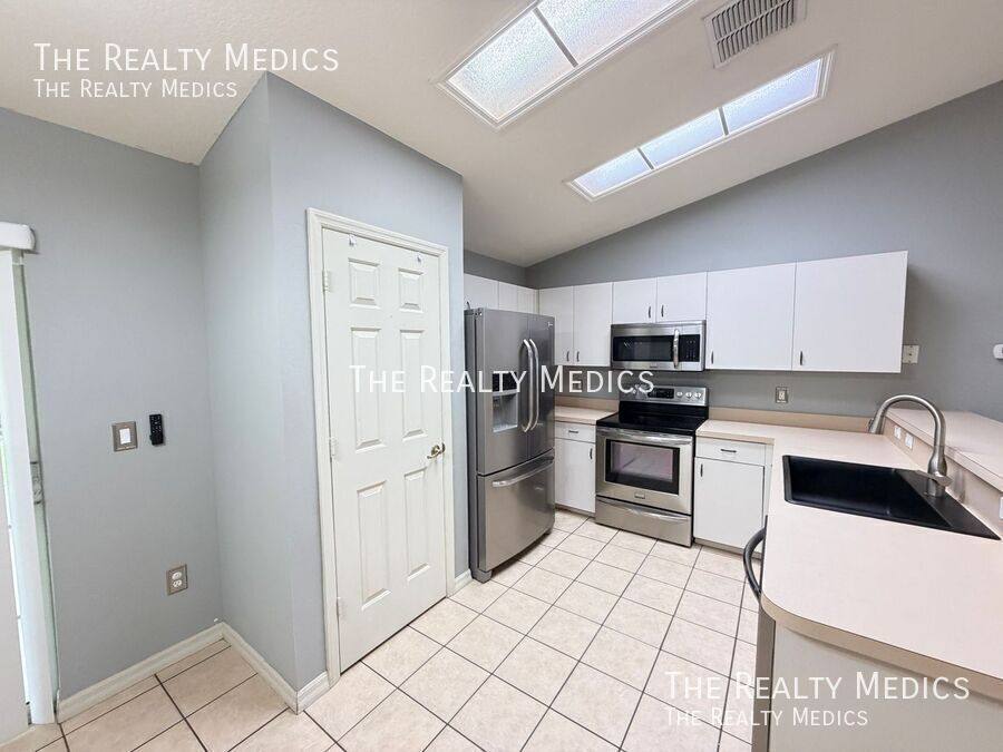 House for rent at 16195 SW 50th Terrace Rd, Ocala, FL 34473