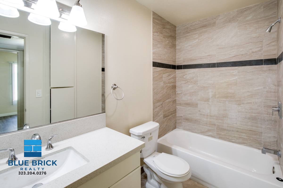 Apartment for rent at 451 S Harvard Blvd #211, Los Angeles, CA 90020
