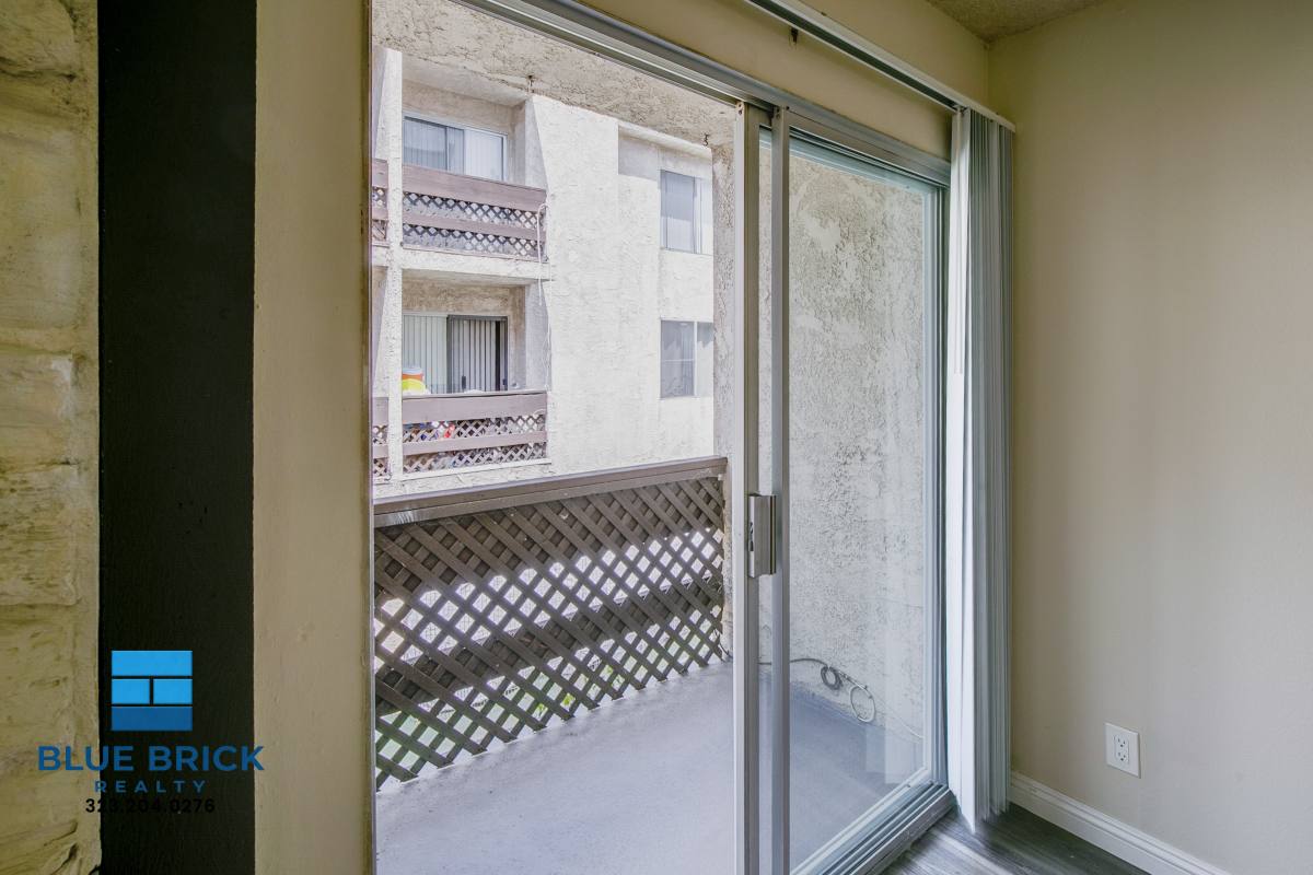 Apartment for rent at 451 S Harvard Blvd #211, Los Angeles, CA 90020