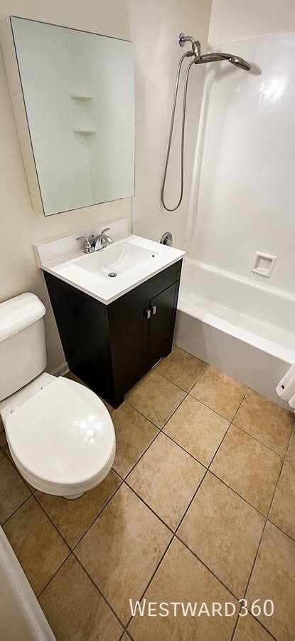Apartment for rent at 4340 Wilson Ave #2, Downers Grove, IL 60515