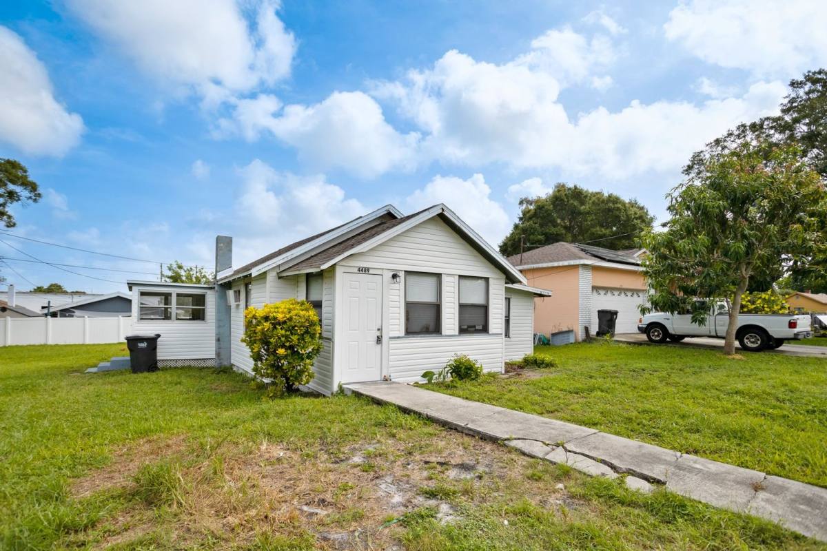 House for rent at 4489 58th Ave N, Saint Petersburg, FL 33714