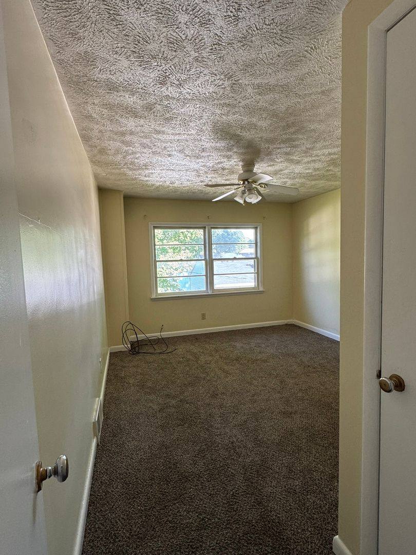 House for rent at 1127 Lodge Ave, Evansville, IN 47714