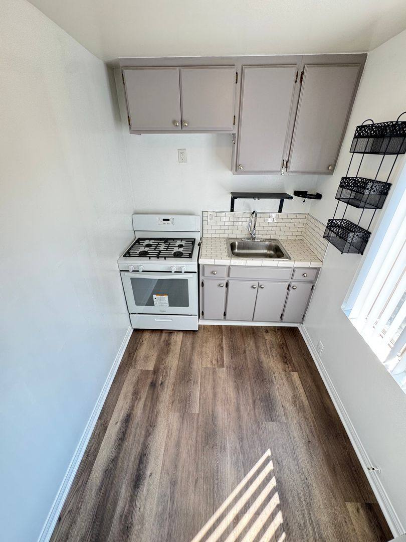 Apartment for rent at 2116-2118 E Cesar Chavez Ave, Los Angeles, CA 90033
