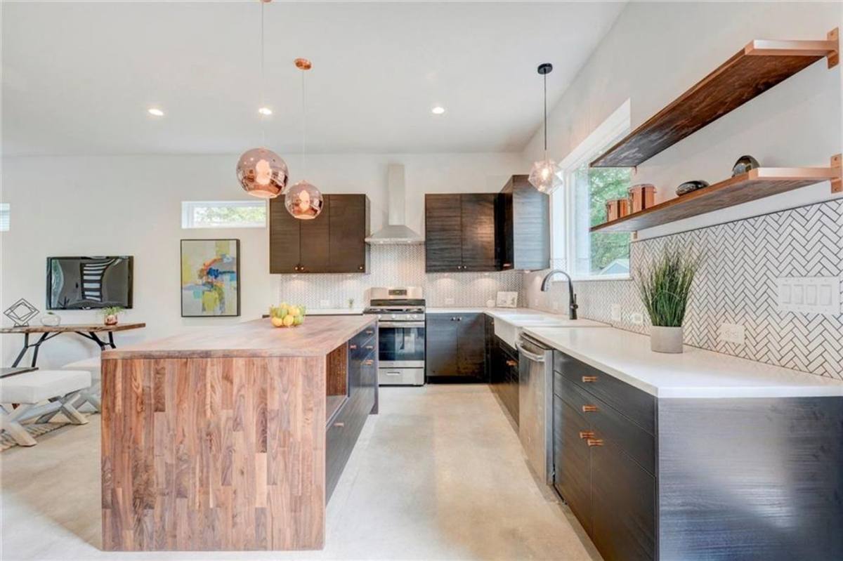 House for rent at 1107 Estes Ave #1, Austin, TX 78721