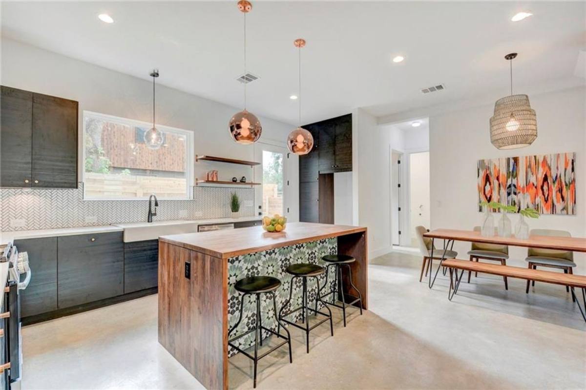 House for rent at 1107 Estes Ave #1, Austin, TX 78721