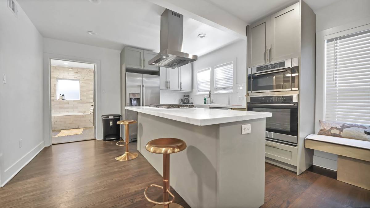 Apartment for rent at 1953 Dryden St, Houston, TX 77030