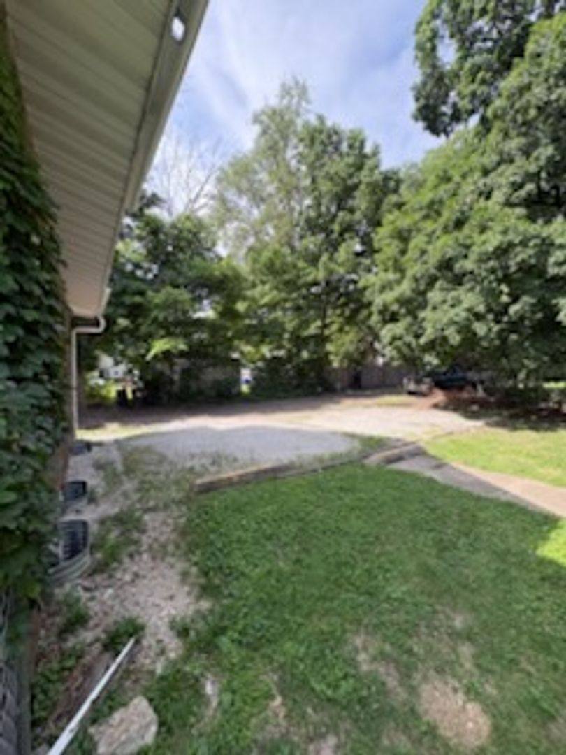 Apartment for rent at 1833 N Wisconsin, Peoria, IL 61603