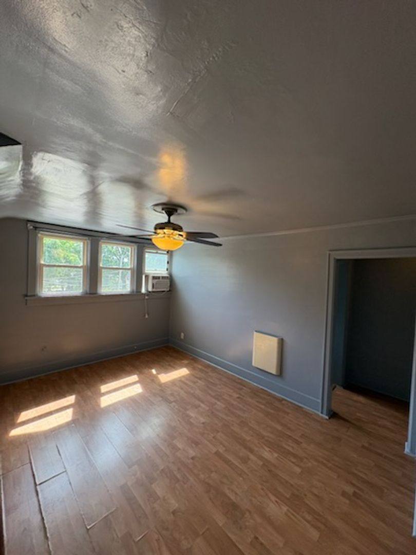 Apartment for rent at 1833 N Wisconsin, Peoria, IL 61603