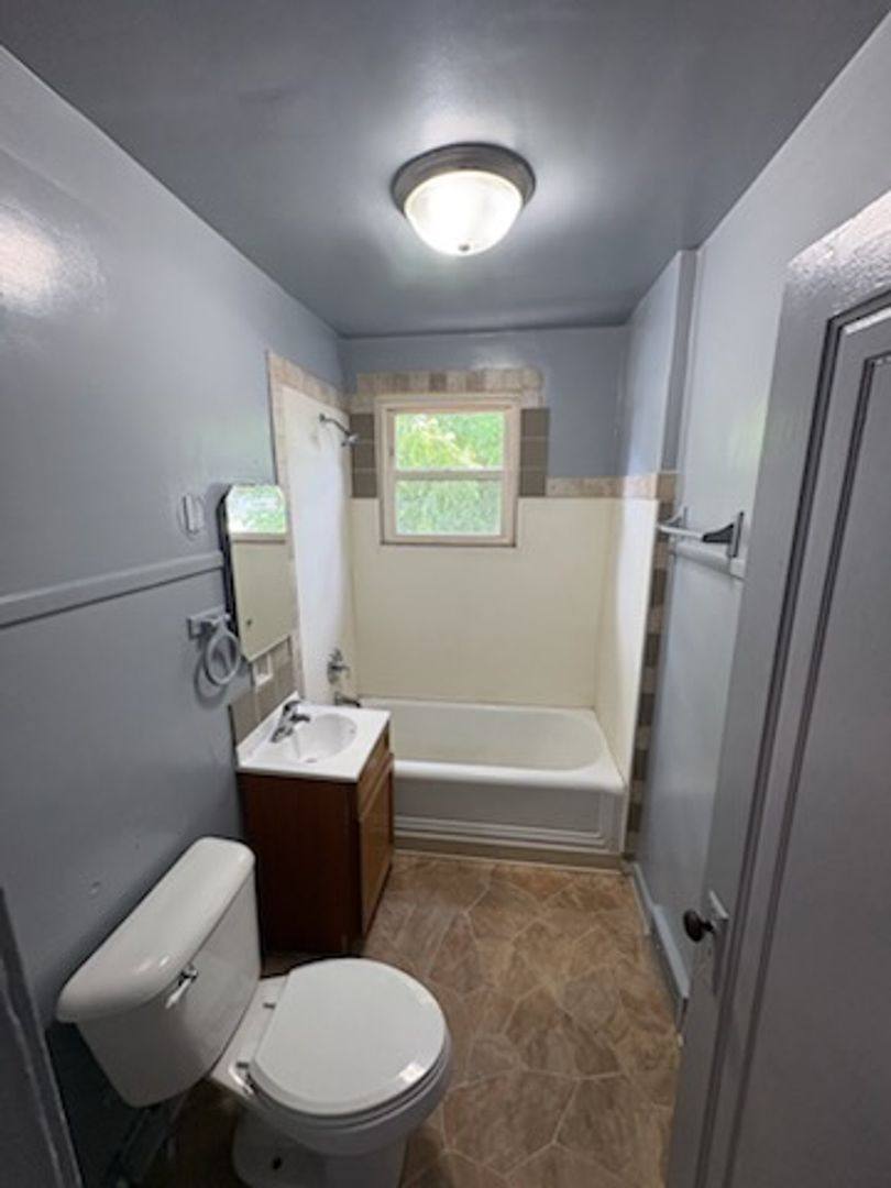 Apartment for rent at 1833 N Wisconsin, Peoria, IL 61603