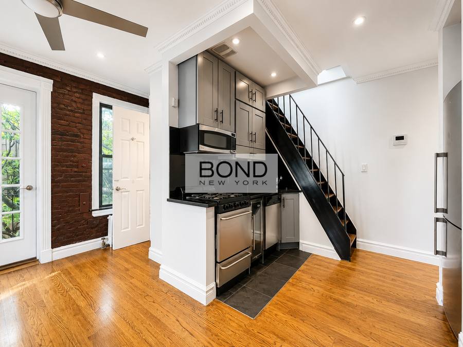 Apartment for rent at 416 E 13th St, New York, NY 10009