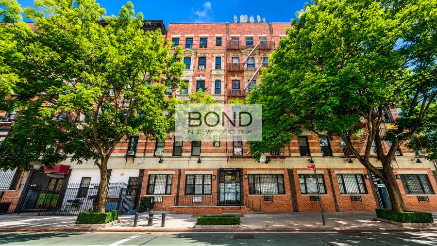 Apartment for rent at 416 E 13th St, New York, NY 10009