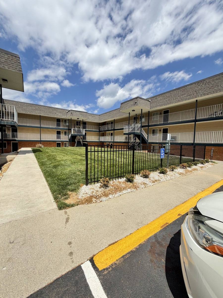 Apartment for rent at 2119 Electric Rd, Roanoke, VA 24018