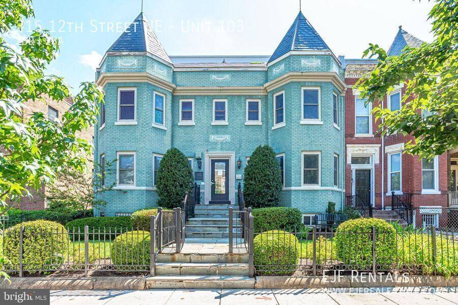 Apartment for rent at 315 12th St NE #103, Washington, DC 20002