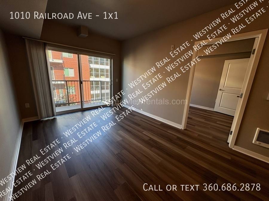 Apartment for rent at 1010 Railroad Ave #1X1, Bellingham, WA 98225