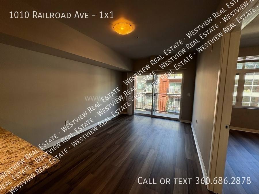 Apartment for rent at 1010 Railroad Ave #1X1, Bellingham, WA 98225