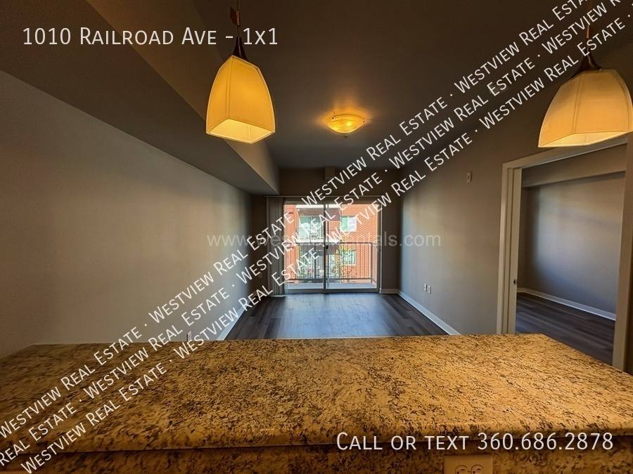 Apartment for rent at 1010 Railroad Ave #1X1, Bellingham, WA 98225