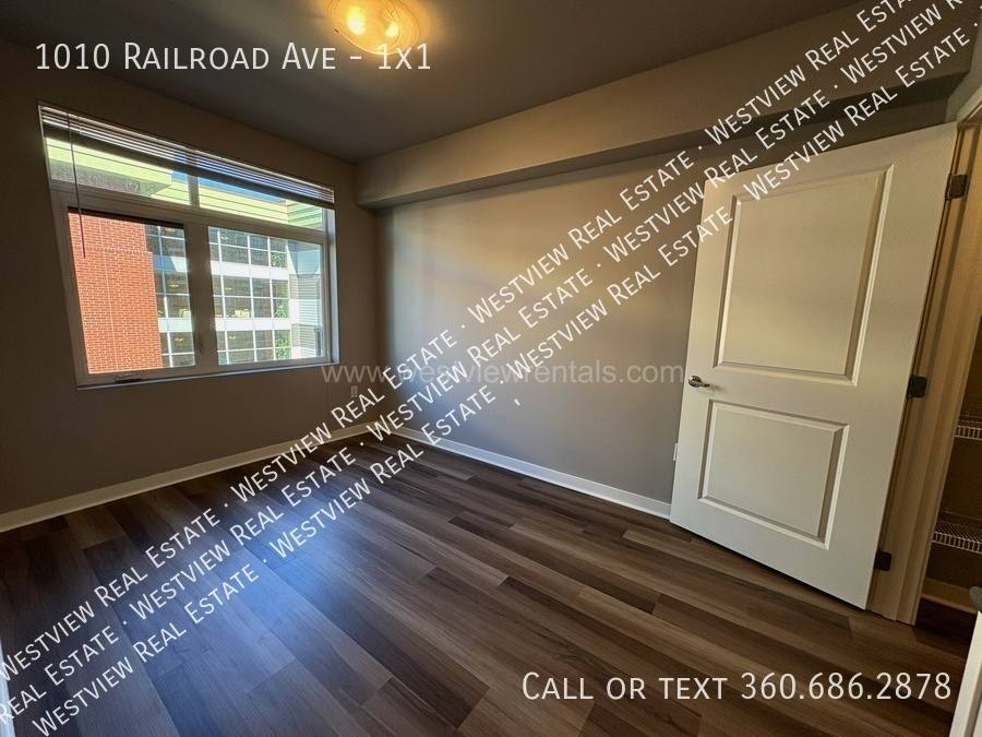 Apartment for rent at 1010 Railroad Ave #1X1, Bellingham, WA 98225