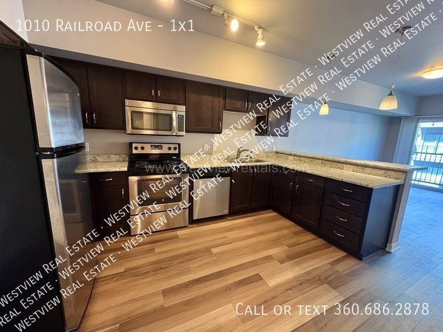 Apartment for rent at 1010 Railroad Ave #1X1, Bellingham, WA 98225