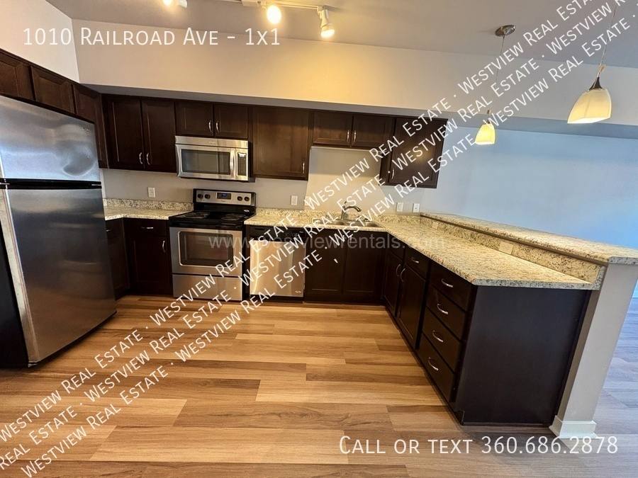 Apartment for rent at 1010 Railroad Ave #1X1, Bellingham, WA 98225