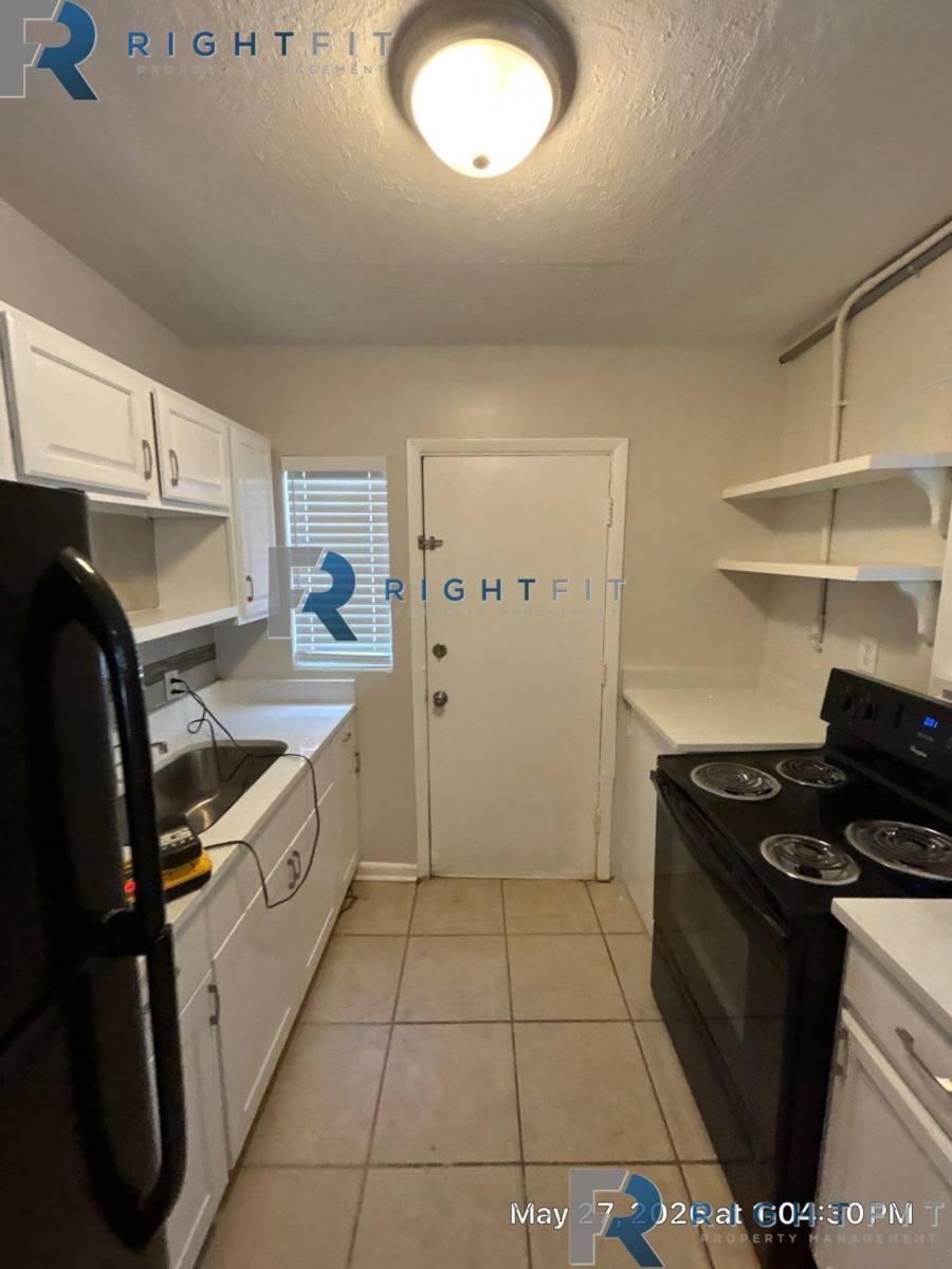 Apartment for rent at 1162-1164 E 16th St, Jacksonville, FL 32206