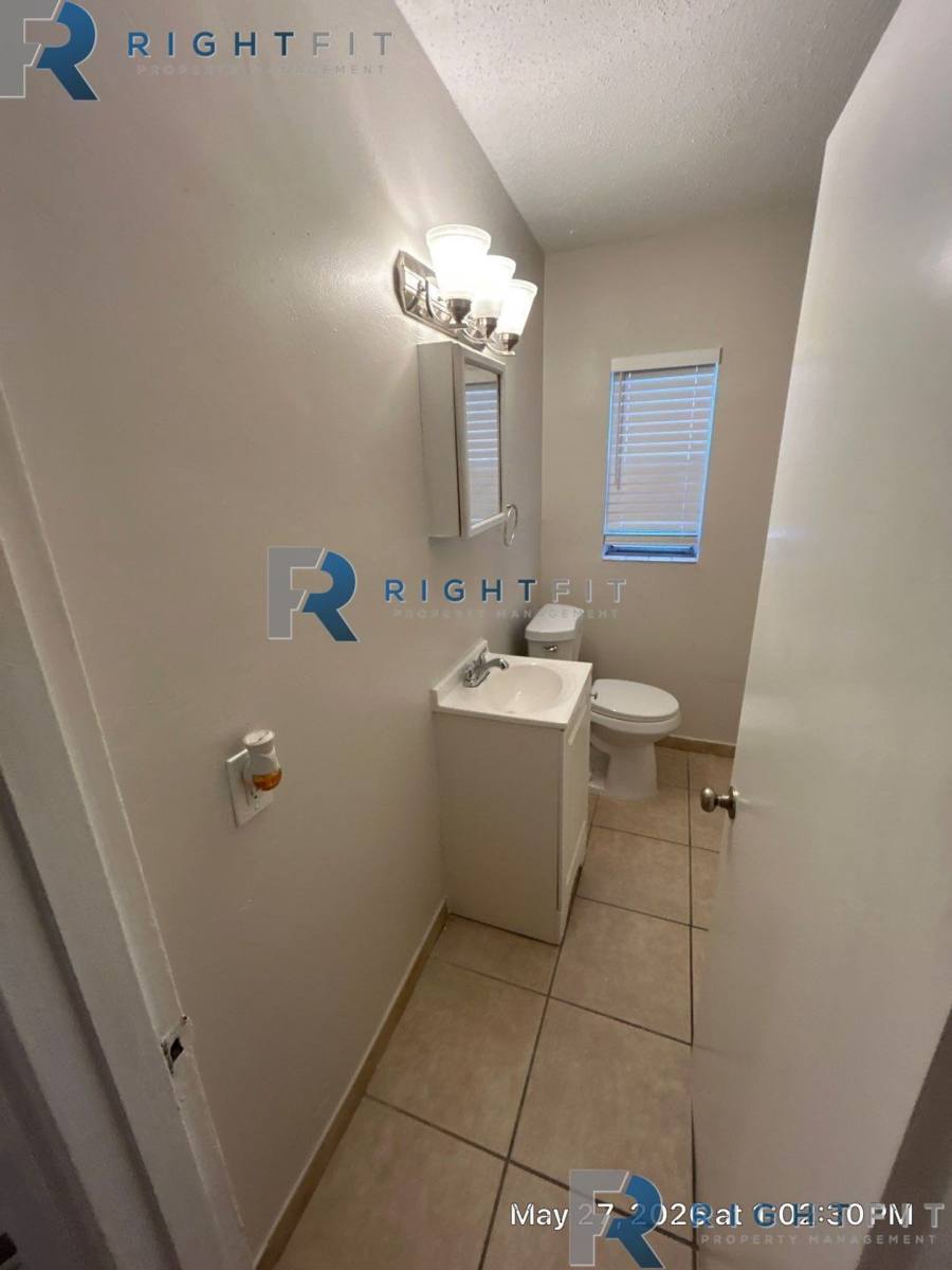 Apartment for rent at 1162-1164 E 16th St, Jacksonville, FL 32206