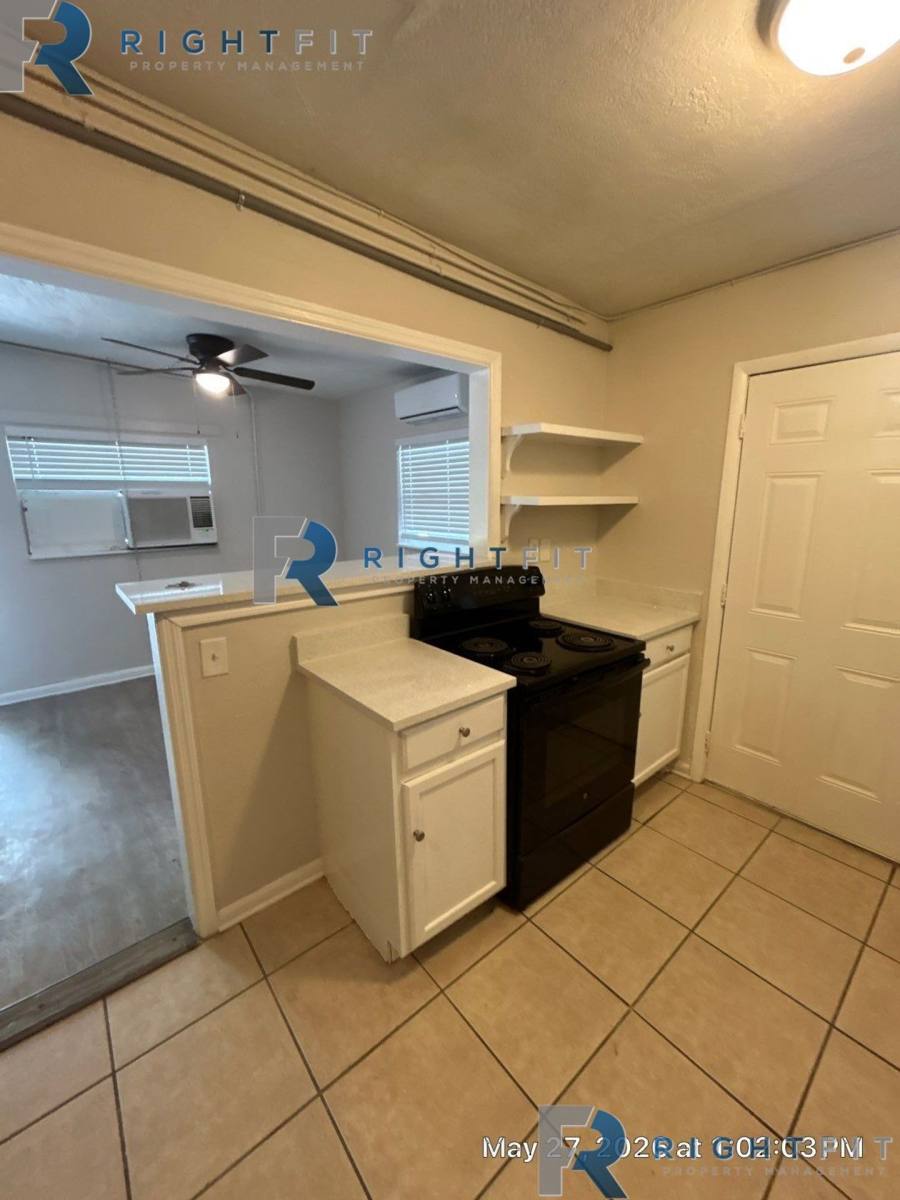 Apartment for rent at 1162-1164 E 16th St, Jacksonville, FL 32206