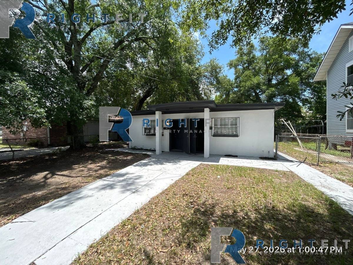 Apartment for rent at 1162-1164 E 16th St, Jacksonville, FL 32206